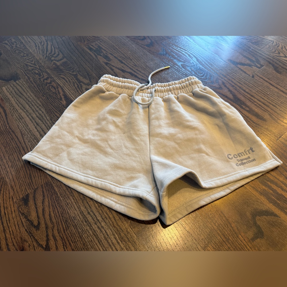 Comfirt Collection Women's Tan Shorts